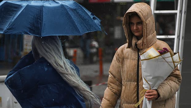 Meteoroloji saat verdi: Gök gürültülü ve kuvvetli sağanak geliyor! | 13 kente kritik uyarı: Yağış, rüzgar ve toz taşınımı...