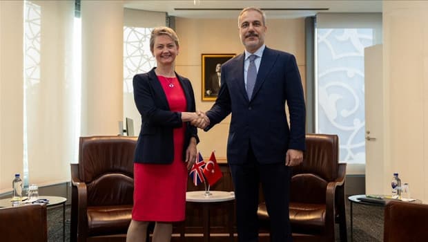 Dışişleri Bakanı Hakan Fidan, İngiltere Dışişleri Bakanı Cooper ile görüştü
