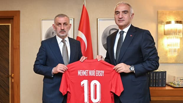 Bakan Ersoy, TFF Başkanı Hacıosmanolu'nu kabul etti: Futbolcularla küresel tanıtım hamlesi masada