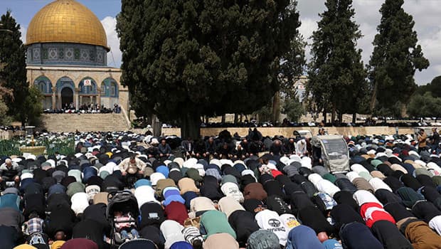 Mescid-i Aksa'da 41 gün sonra cuma namazı