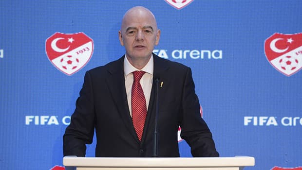 FIFA başkanı 'Türkiye' tezahüratı yaptı!