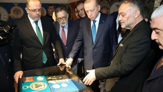 Cumhurbaşkanı Erdoğan, ''Muhteşem Cep Saatleri Koleksiyonu''nu ziyaret etti