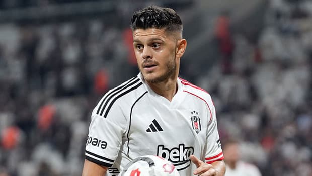Beşiktaş'ta maç öncesi Rashica sakatlandı!