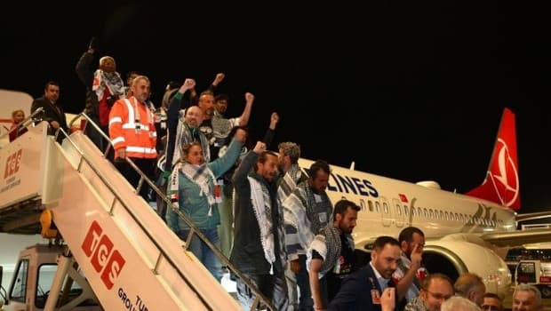 Küresel Sumud Filosu aktivistlerini taşıyan uçak İstanbul'da