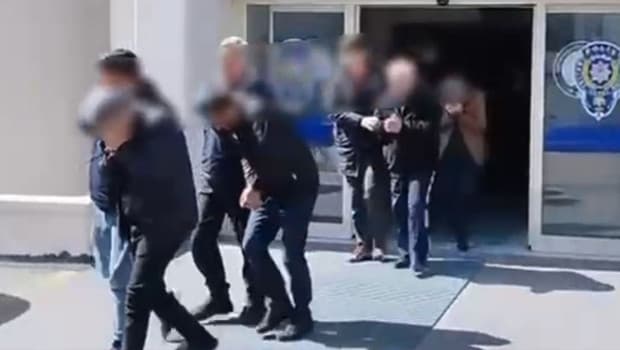 Ankara'da eğlence mekanlarına operasyon: 29 gözaltı, 47 yabancı uyruklu kadın sınır dışı edildi