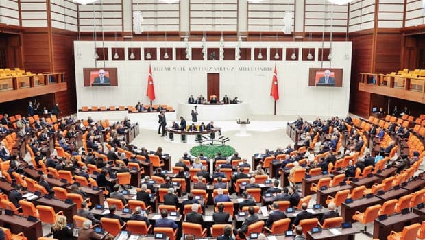 İçtüzük çalışması rafa kalktı