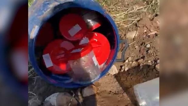 Mezarlıkta dehşete düşüren görüntü… Plastik varilde 21 insan cenini bulundu