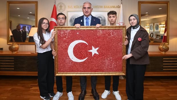 Bakan Ersoy, 19 Mayıs'ta genç sporcuları ağırladı