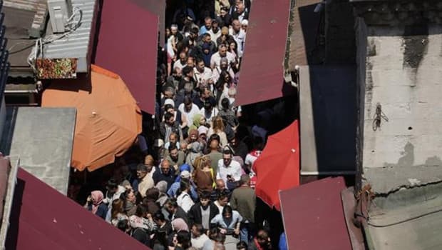 İstanbul'da her tatil gününde değişmeyen manzara: Adım atmak dahi imkansız hale geldi
