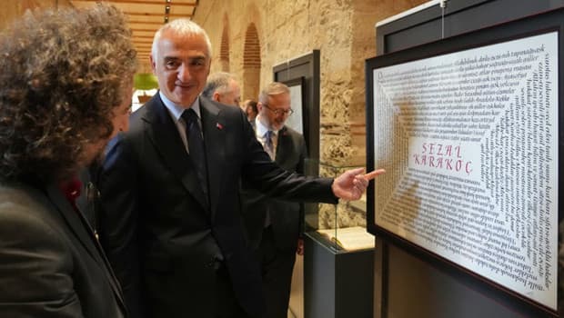 Karakoç’un gizli arşivi ilk kez ortaya çıktı! Daha önce hiç görülmemiş belgeler ilk kez sergileniyor