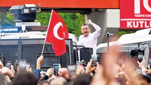TOMA’nın üstüne çıktı