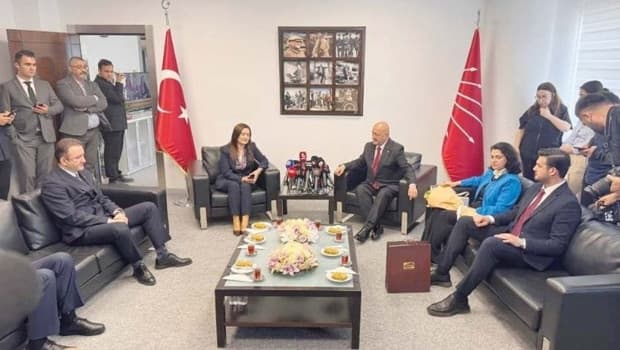 Siyasette ilkler bayramı