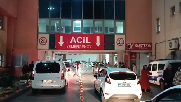 Sanal medyadaki tartışma silahlı kavgaya döndü: 1 ölü, 1 yaralı! 5 şüpheli aranıyor