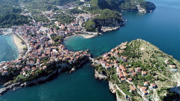 6 bin nüfuslu turistik ilçeye 9 günlük tatilde 182 bin kişi geldi