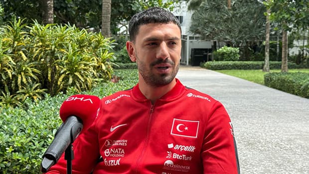 Merih Demiral'dan Dünya Kupası sözleri: 'İnşallah herkesin karşılaşmak istemediği takım biz oluruz!'