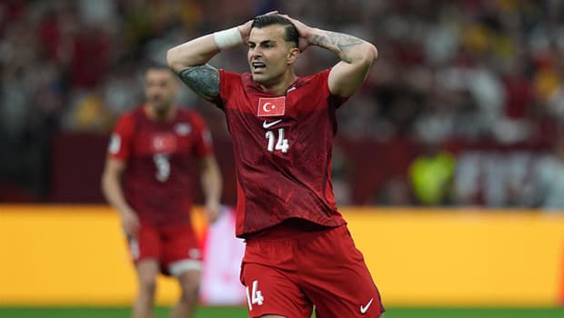 Abdülkerim Bardakcı'nın şutu direkten döndü! Topun hızı ortaya çıktı