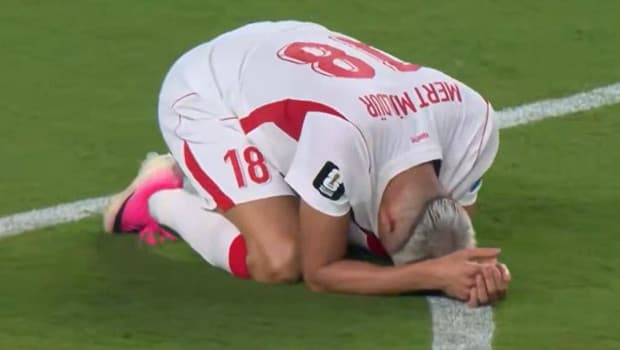 A Milliler son düdükle gözyaşlarına boğuldu!