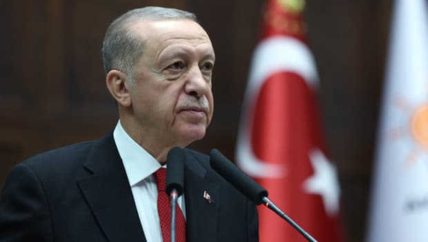 Levent Koç AK Parti'ye katıldı: Rozetini Cumhurbaşkanı Erdoğan taktı