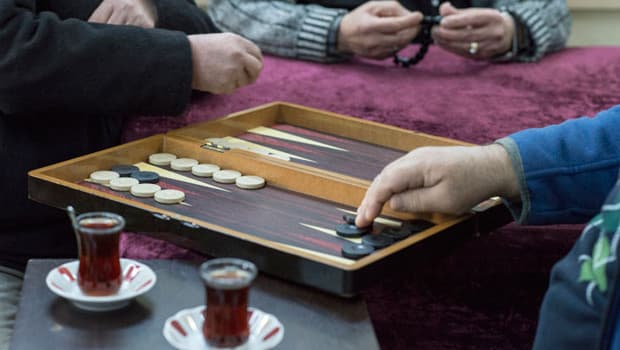 Yargıtay’dan tarihi karar! Kahvehaneye giden eş ‘ağır kusurlu’ bulundu... Bu hüküm neleri değiştirecek?