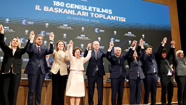 Erdoğan: Bu çatı altında hizmet etmek isteyenleri bünyemize katmaya devam edeceğiz