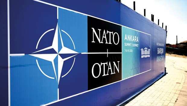 Akreditasyon tartışması! NATO topu ‘ev sahibi’ne attı