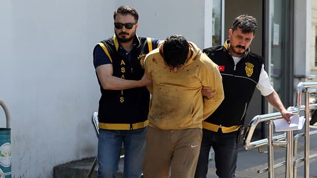 Polis memurunu silahla vurdu, gazetecilere böyle seslendi