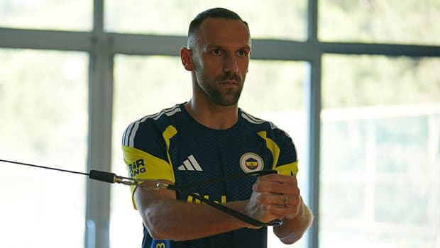 Fenerbahçe'de Vedat Muriqi şoku! Sahalardan uzak kalacağı süre belli oldu