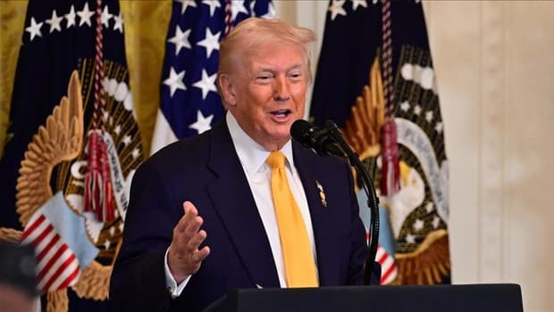 ABD Yüksek Mahkemesi’nden Trump'ı kızdıracak karar: Fed üyesi Cook'u görevden alma girişimini durdurdu
