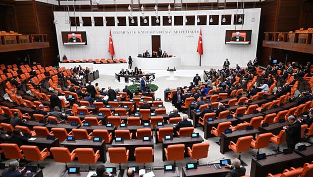 Öğrenci affını içeren kanun teklifi Meclis'e sunuldu | Kimler yararlanabilecek? İşte şartlar...
