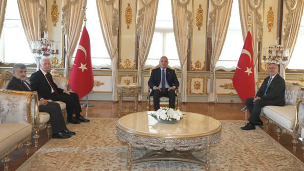 Bakan Ersoy, Vali Gül'ü ziyaret etti... 'İstanbul'da kurumlar arası güçlü iş birliğine önem veriyoruz'