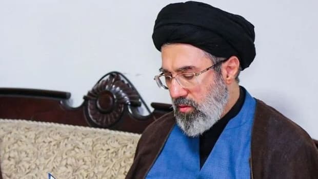İran lideri Hamaney'den babasının cenaze töreniyle ilgili önemli karar