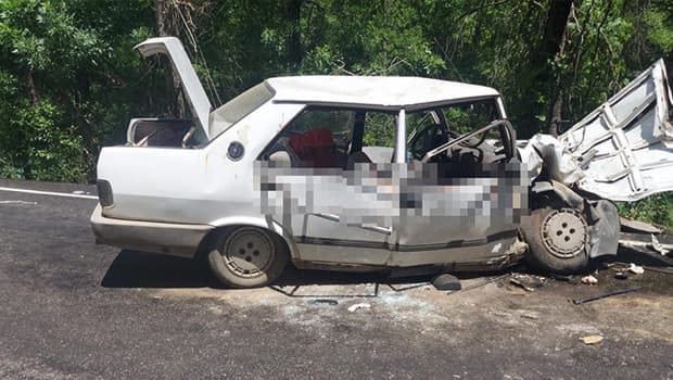 Tunceli’de kamyonetle otomobil kafa kafaya çarpıştı: 1 ölü, 5 yaralı