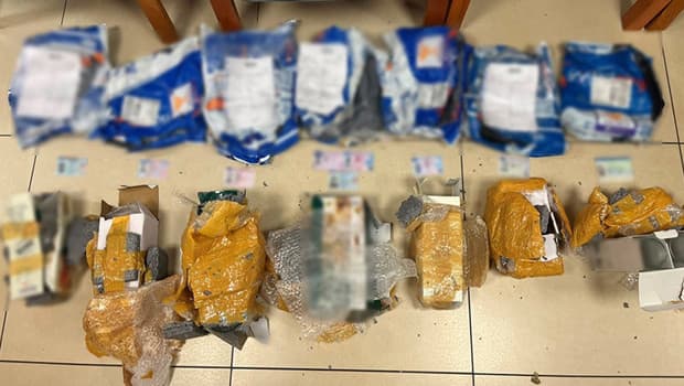 İstanbul'da göçmen kaçakçılığı operasyonu: Sahte belgeleri kargoyla yurt dışına gönderen şüpheli tutuklandı