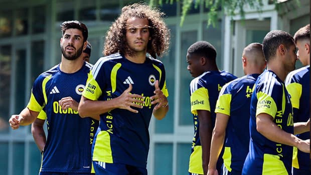 Fenerbahçe'nin Avusturya kamp kadrosu açıklandı! 8 isim kadroya dahil edilmedi