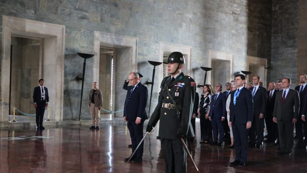 NATO heyetinden Anıtkabir'e ziyaret
