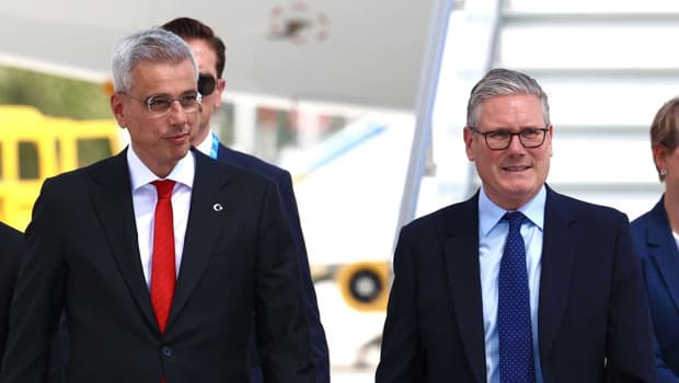 Sağlık Bakanı Kemal Memişoğlu, İngiltere Başbakanı Starmer ile Karadağ Başbakanı Spajic karşıladı