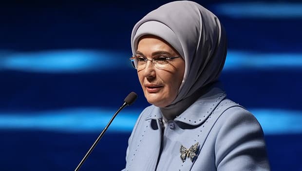 Emine Erdoğan'dan dijital platform uyarısı