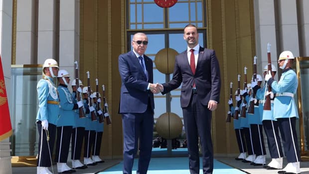 NATO Zirvesi sonrası diplomasi trafiği sürüyor! Cumhurbaşkanı Erdoğan peş peşe önemli görüşmeler