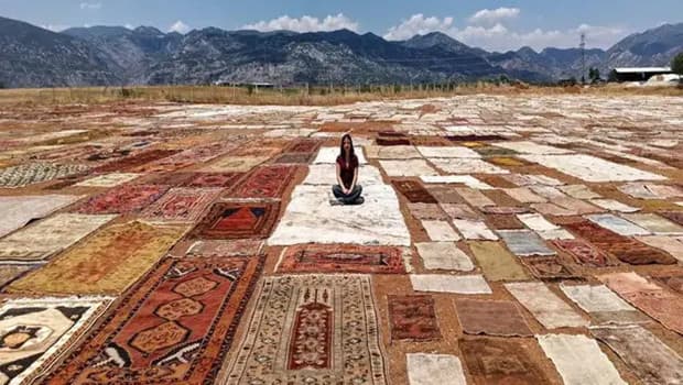 Antalya güneşinde yenilenen eski halılar yurt dışında 5 bin dolara alıcı buluyor