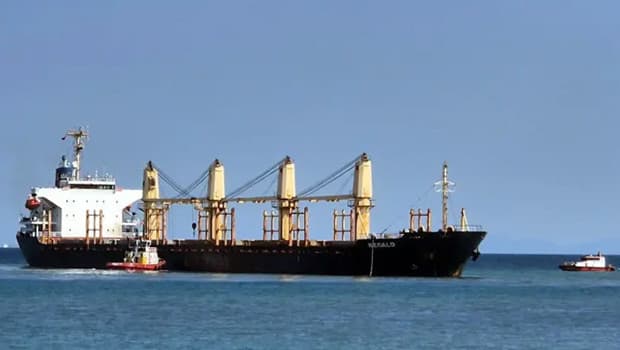 Tekirdağ'da gemi karaya oturdu
