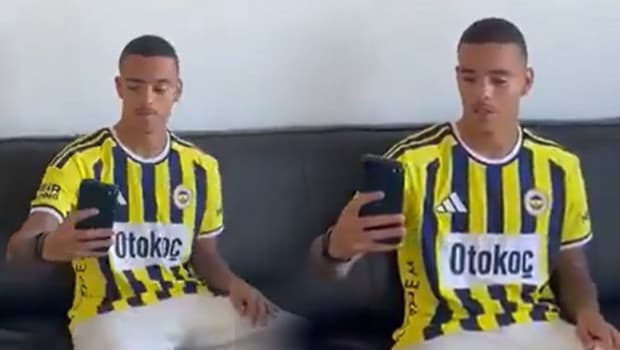 Fenerbahçe, Mason Greenwood'u resmen duyurdu! Formayı giydi, taraftara seslendi