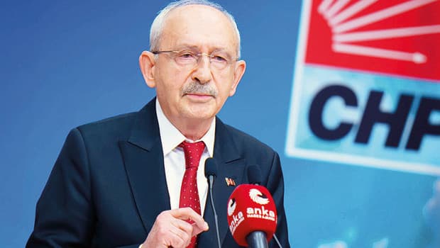 CHP'de hem ihraç hem Özel'e çağrı: Gelin CHP içinde kalın