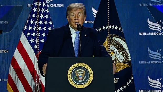 Trump: Çin 220 milyon ABD'linin seçmen bilgilerini ele geçirdi