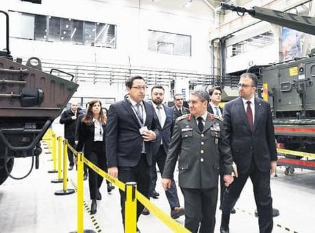 Bayraktaroğlu’ndan ASELSAN’a ziyaret