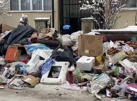 Erzurum’da bir evden tonlarca atık çıktı, mahalle 3 gün süren operasyonla rahatladı