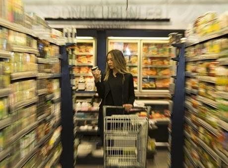 Ticaret sektöründe ücretli çalışan sayısı 74 aydır artıyor