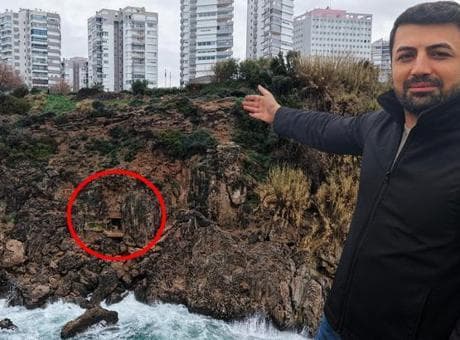 Antalya'da falezlerde gizli yaşam! Denizden çıktı, gördüklerine inanamadı: Bayağı bir yerleşke