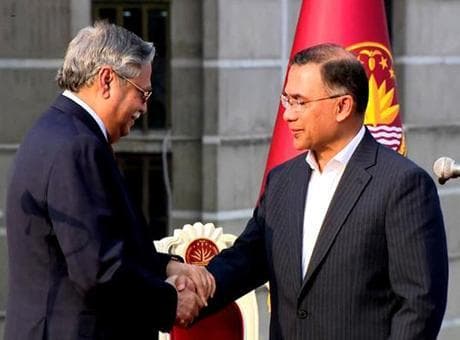 Protestolarda binlerce kişi ölmüştü! Bangladeş'in yeni Başbakanı Rahman göreve başladı