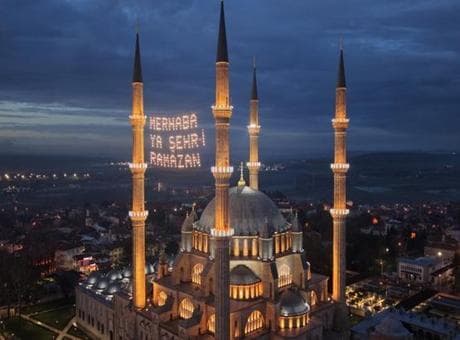 Bakan Ersoy duyurdu! Ramazanda ibadete açıyoruz