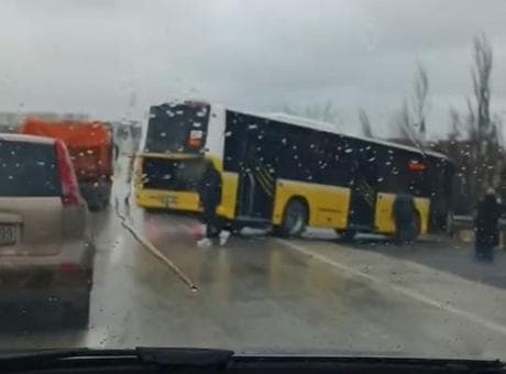Büyükçekmece'de İETT otobüsünün kaza anı kamerada! 5 yaralı